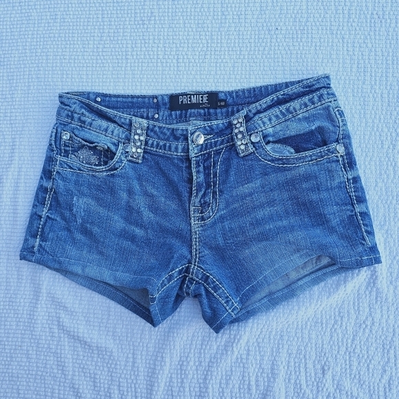 Premiere rue21 denim shorts with rhinestones embellishments and embroidery 5/6 - Picture 1 of 14